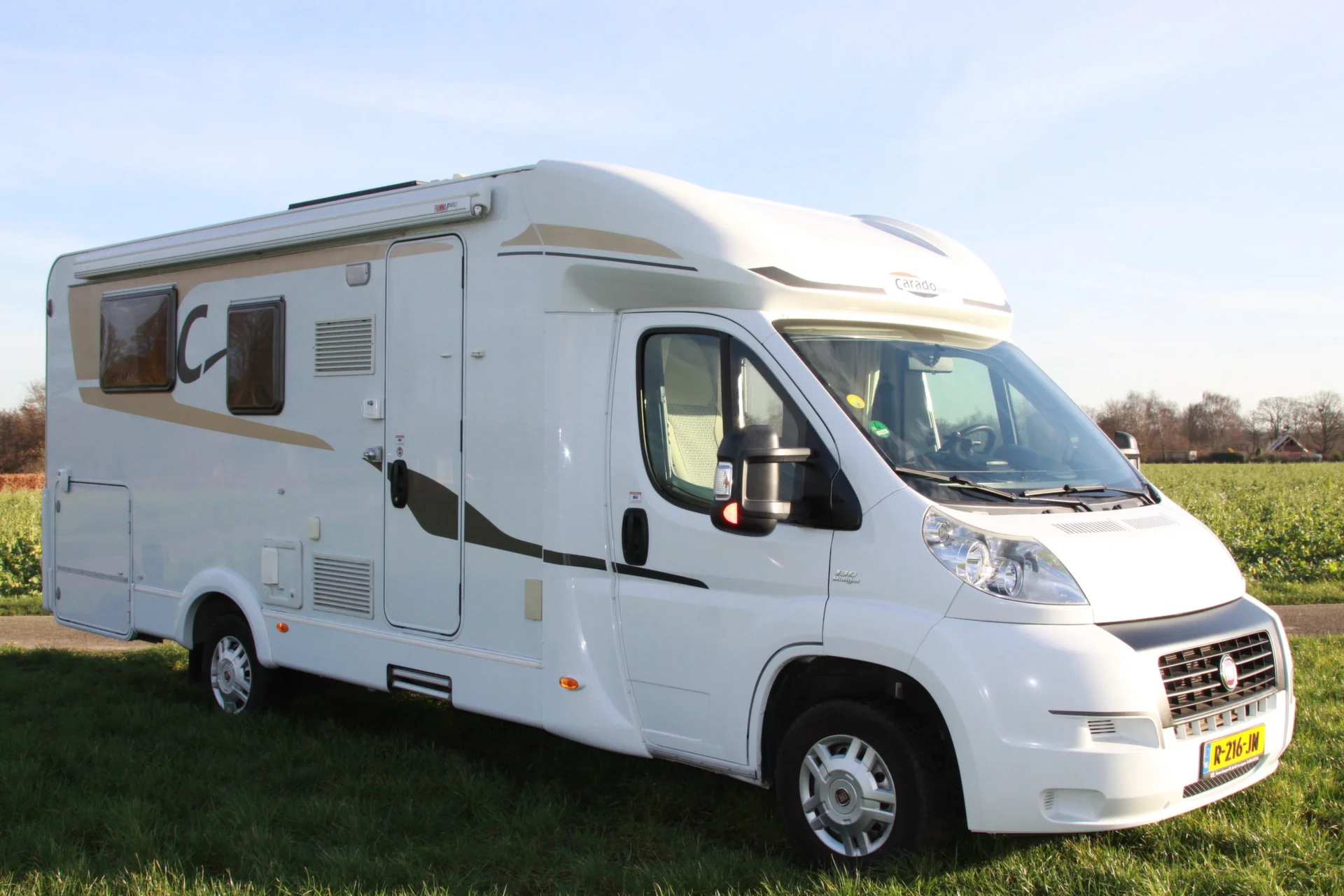 Semi-integraal met 2 persoonsbed